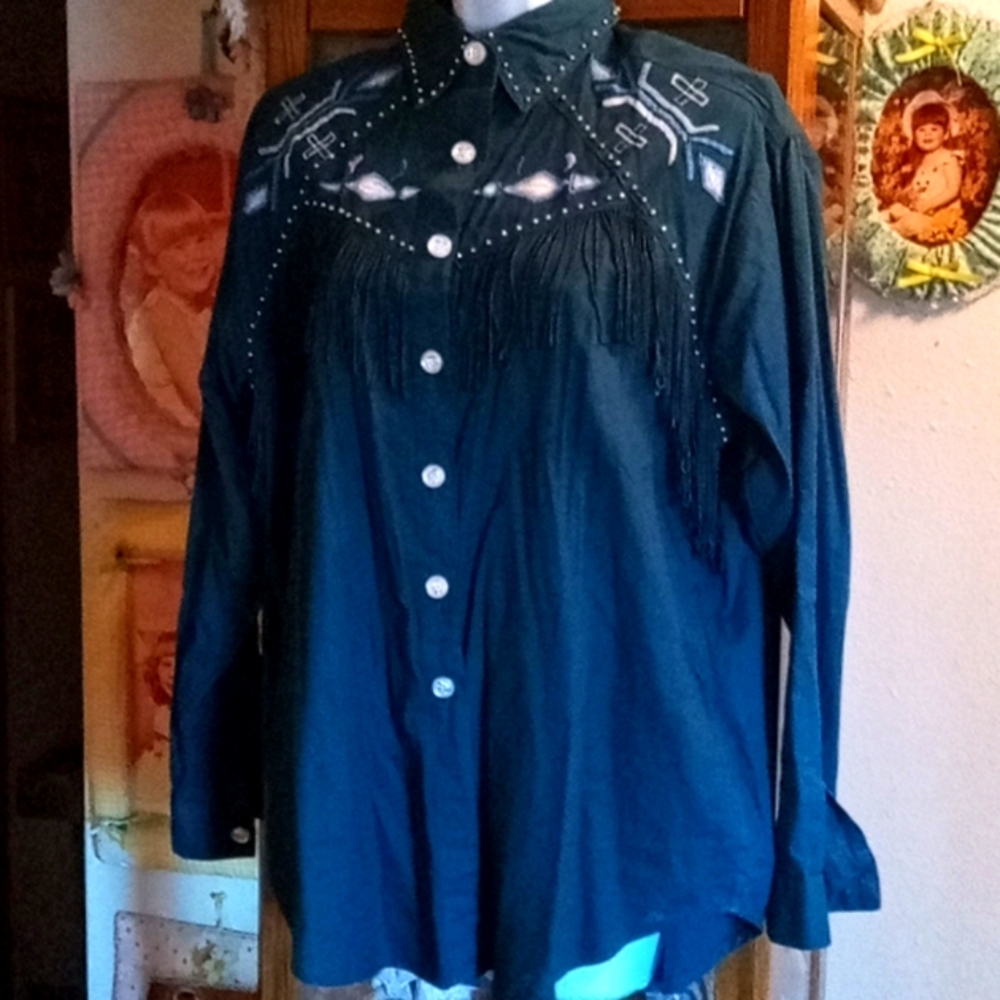Vintage 80's, Fancy, Western Shirt with Silver, Bead Detail & Fringe💚